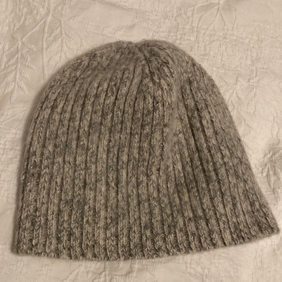 100% Alpaca Knit Beanie - Picture 2 of 4